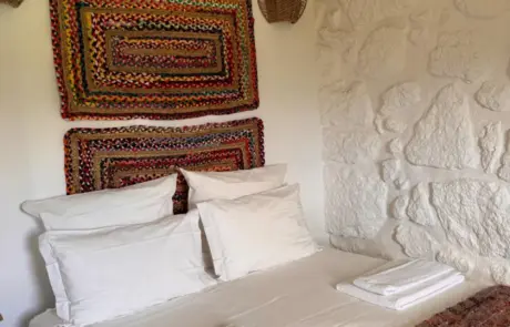 Quarto Casa de Pedra | Pinheiro Grande
