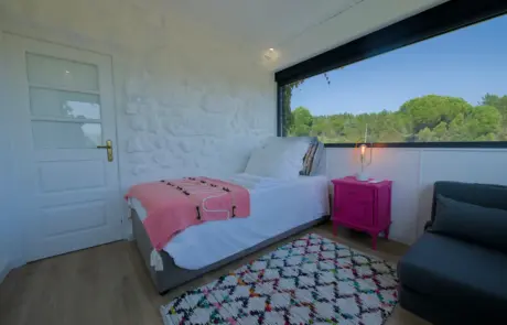 Quarto Casa de Pedra | Pinheiro Grande